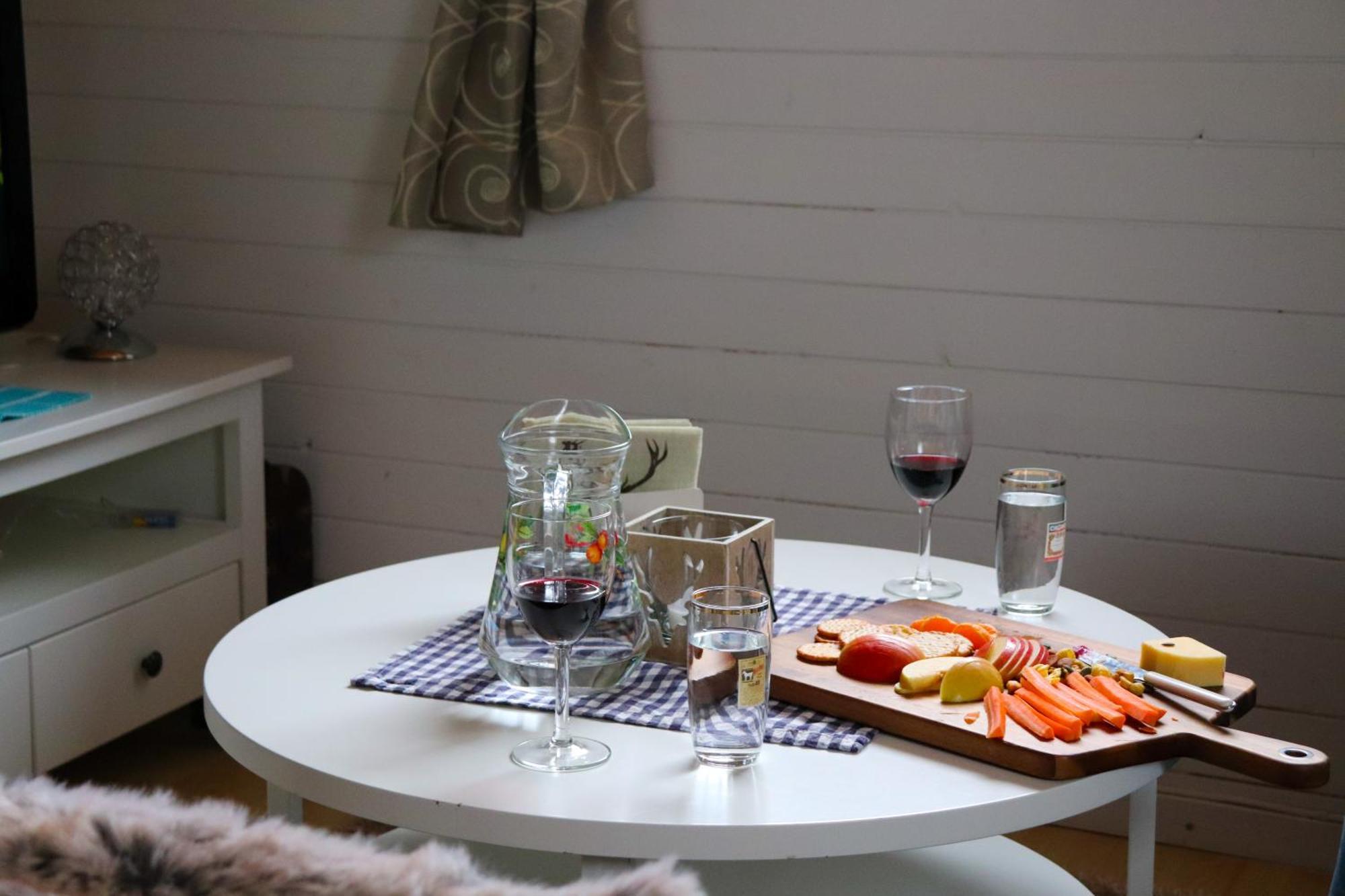 Feriehus Senja - Charming By The Sea With Terrace And Fantastic View Finnsnes