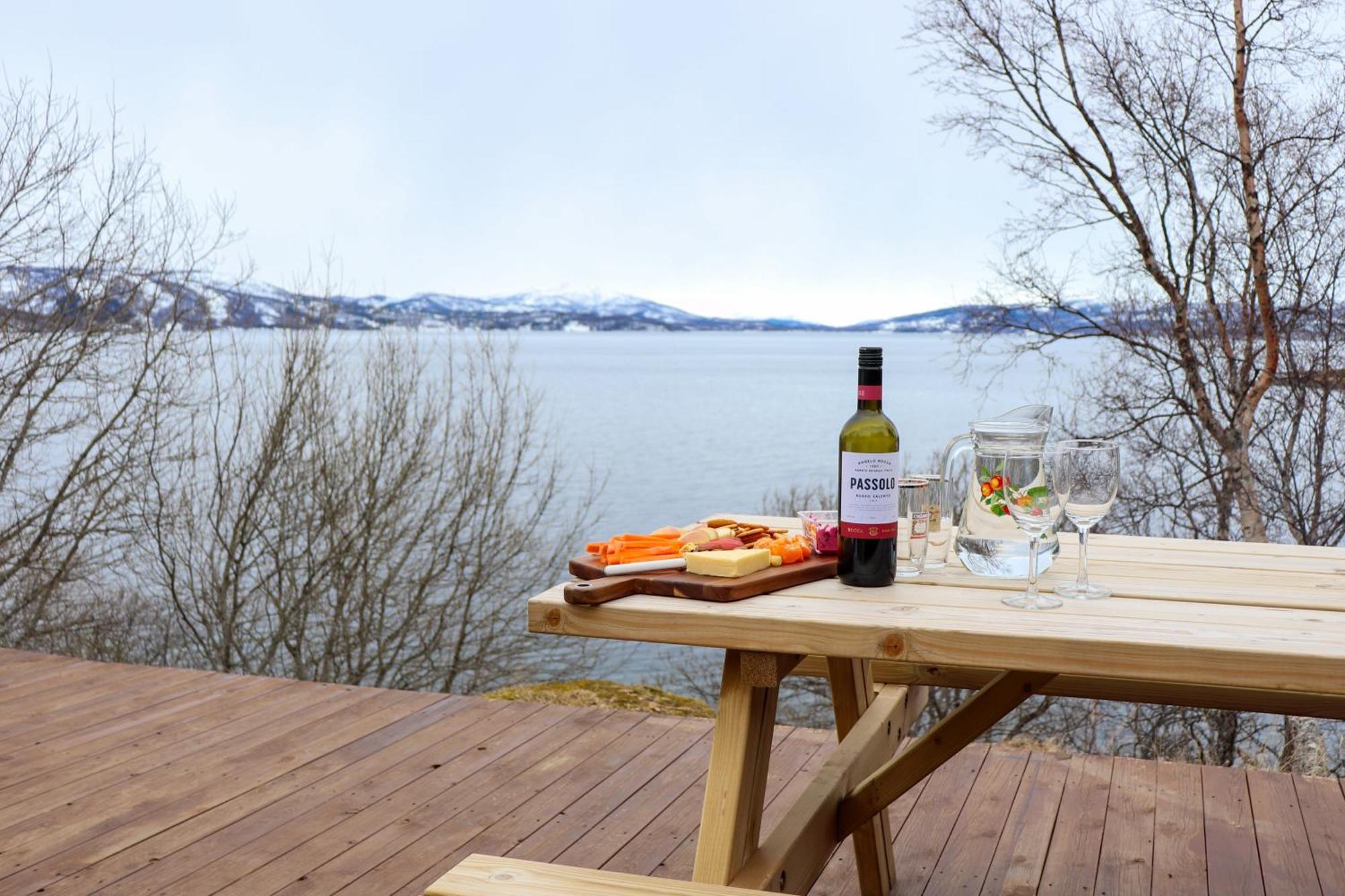 Senja - Charming By The Sea With Terrace And Fantastic View