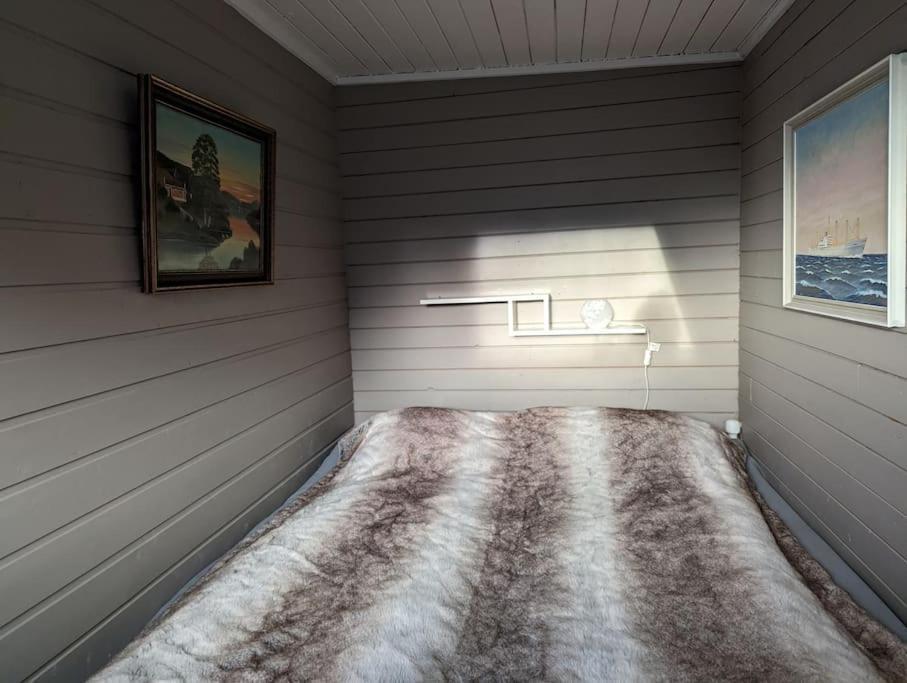 Senja - Charming By The Sea With Terrace And Fantastic View Finnsnes