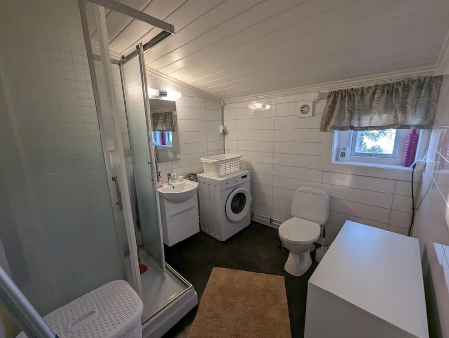 Feriehus Senja - Charming By The Sea With Terrace And Fantastic View *