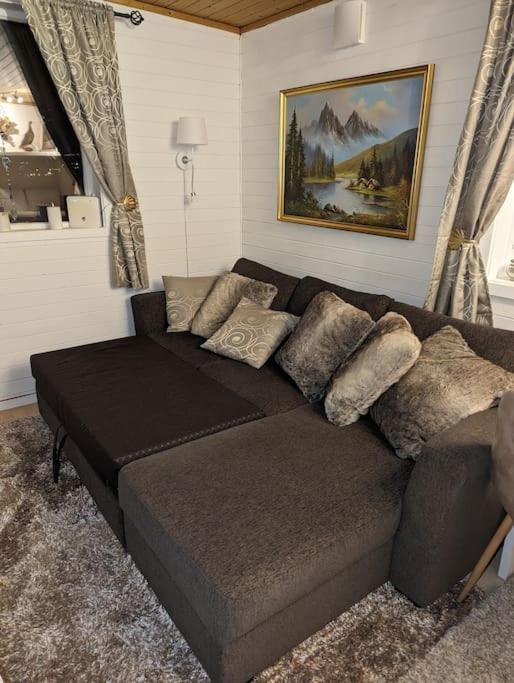 Senja - Charming By The Sea With Terrace And Fantastic View Finnsnes